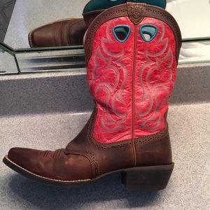 Ariat cowgirl boots